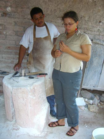 15-Maria with the marmolina sculptor